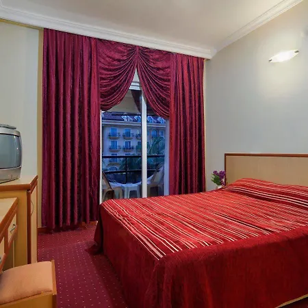 Otel Larissa Kemer